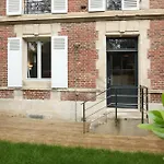 Le Saint-pierre By La Boite En Senlis (Oise)
