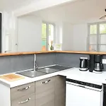 Le Saint-pierre By La Boite En Senlis (Oise)