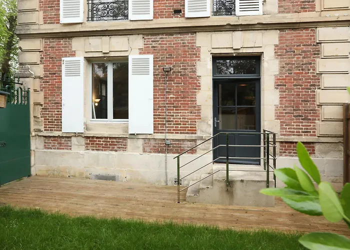 Le Saint-pierre By La Boite En Senlis (Oise)