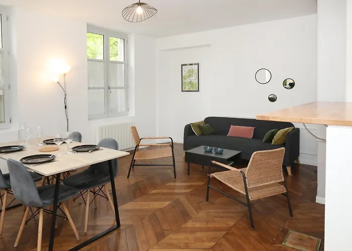 Daire Le Saint-pierre By La Boite En Senlis (Oise)